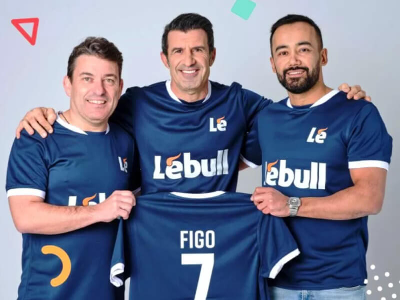 Luís Figo com a camisola 7 da LeBull